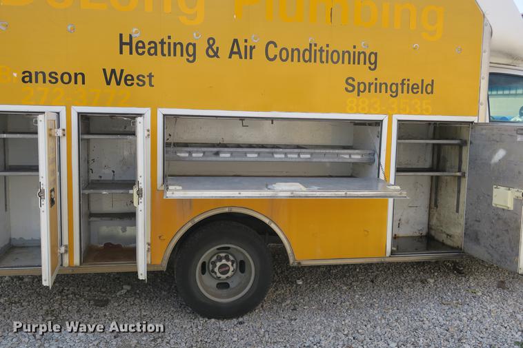 image for item DE3801 2003 Chevrolet Express G3500 box truck