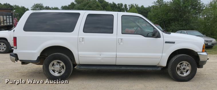 image for item DE3802 2000 Ford Excursion SUV