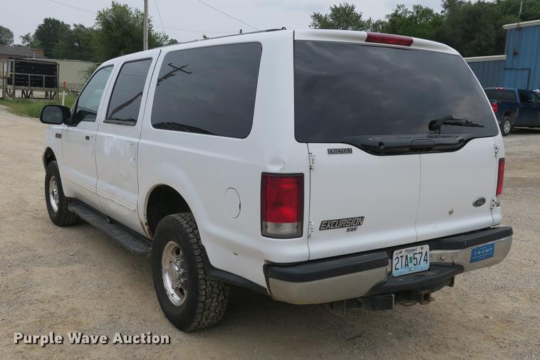 image for item DE3802 2000 Ford Excursion SUV