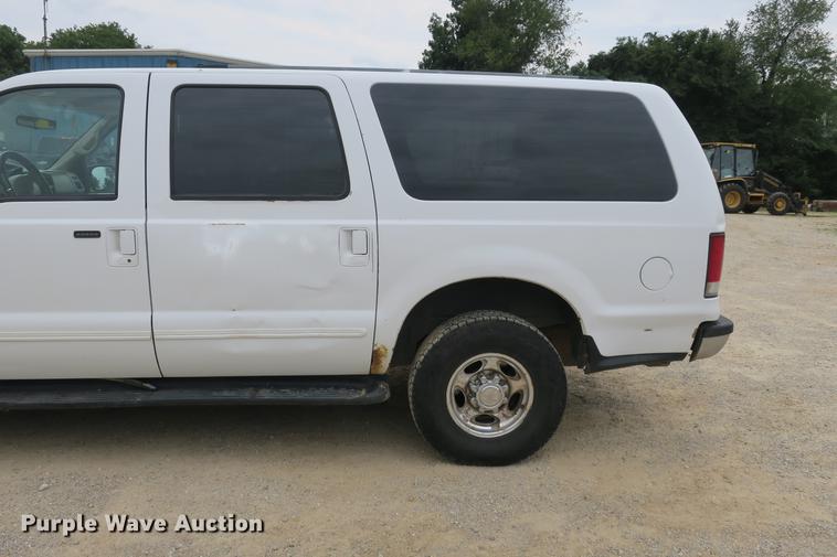 image for item DE3802 2000 Ford Excursion SUV