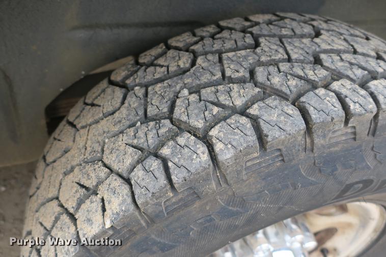 image for item DE3802 2000 Ford Excursion SUV