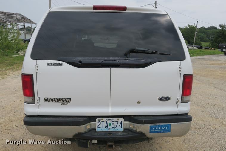 image for item DE3802 2000 Ford Excursion SUV
