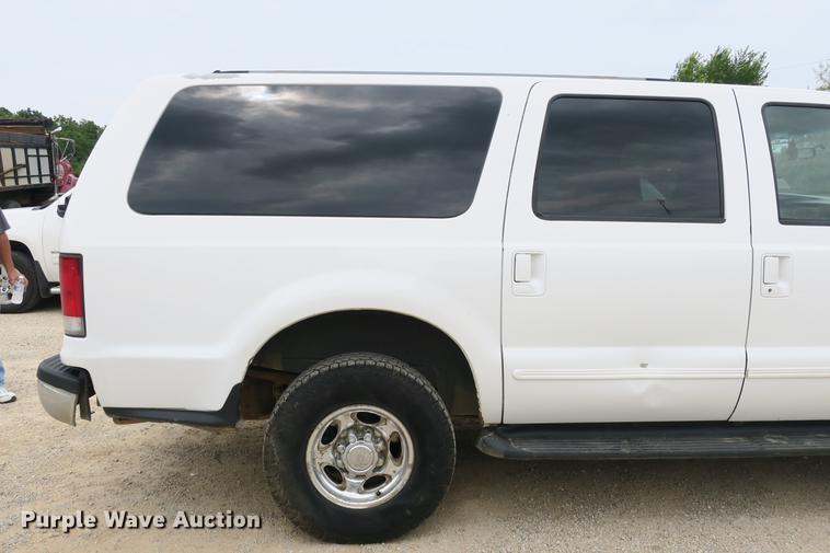 image for item DE3802 2000 Ford Excursion SUV