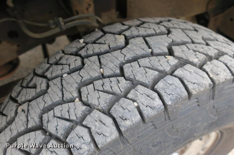 image for item DE3802 2000 Ford Excursion SUV