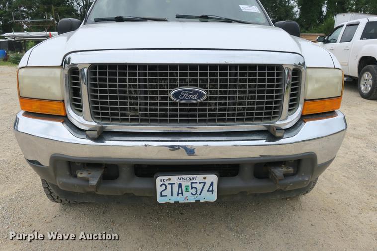 image for item DE3802 2000 Ford Excursion SUV