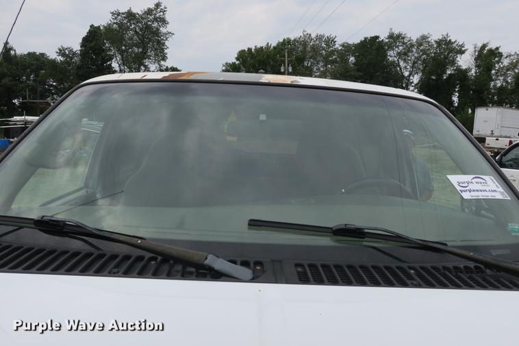 image for item DE3802 2000 Ford Excursion SUV