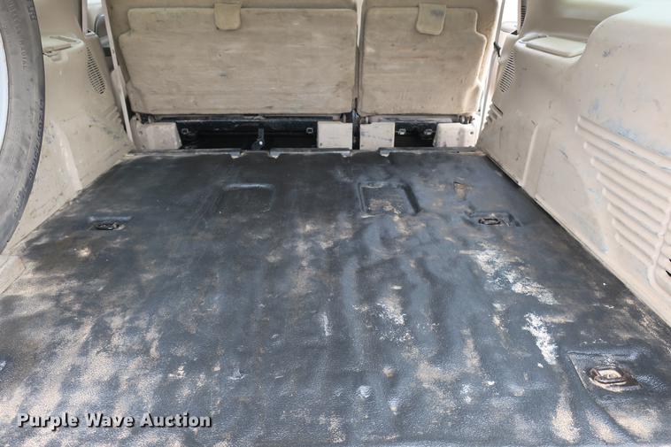 image for item DE3802 2000 Ford Excursion SUV