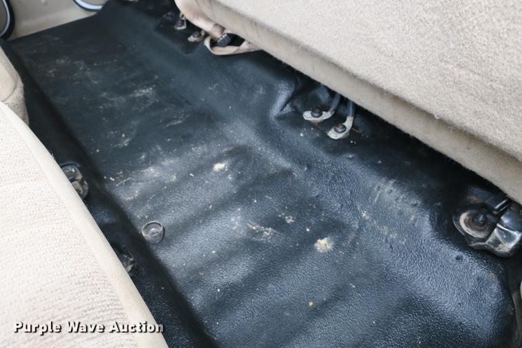 image for item DE3802 2000 Ford Excursion SUV