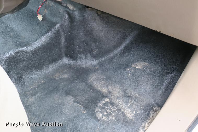 image for item DE3802 2000 Ford Excursion SUV