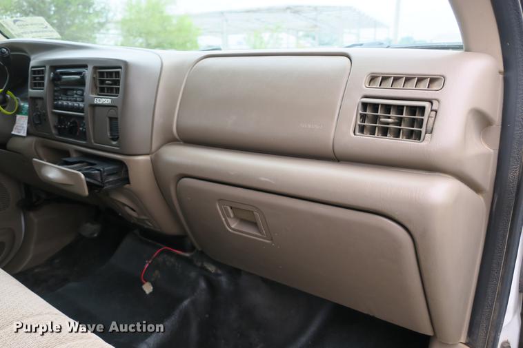 image for item DE3802 2000 Ford Excursion SUV