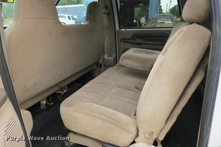 image for item DE3802 2000 Ford Excursion SUV