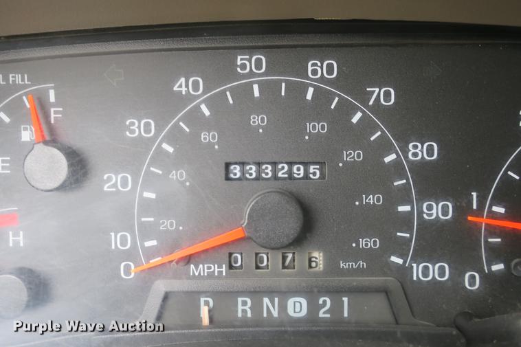 image for item DE3802 2000 Ford Excursion SUV