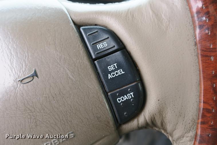 image for item DE3802 2000 Ford Excursion SUV