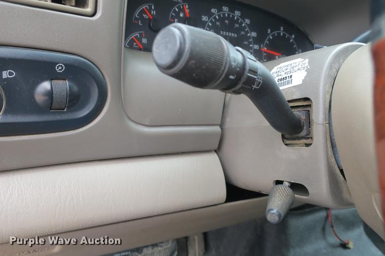 image for item DE3802 2000 Ford Excursion SUV