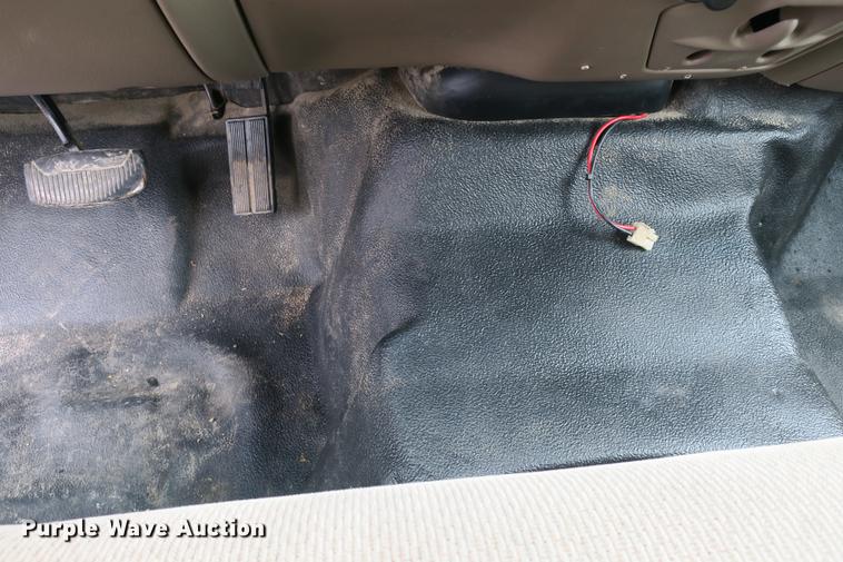 image for item DE3802 2000 Ford Excursion SUV