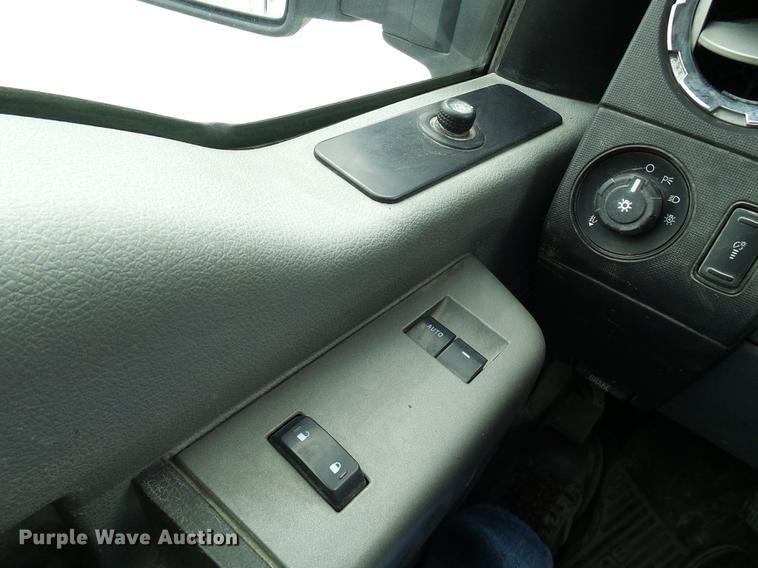 image for item DE5169 2012 Ford F250 Super Duty SuperCab pickup truck