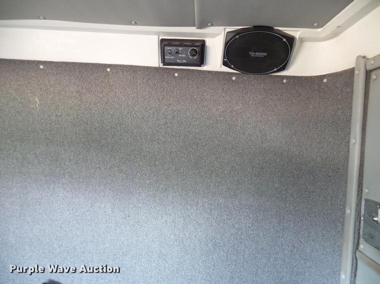 image for item DE5185 2000 Freightliner FL60 Crew Cab flatbed truck