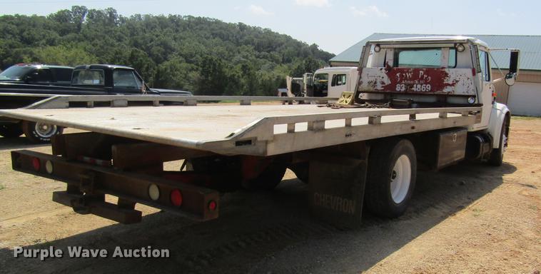 image for item DE5186 1998 International 4700 rollback truck