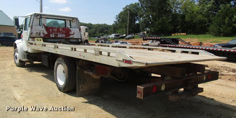 image for item DE5186 1998 International 4700 rollback truck