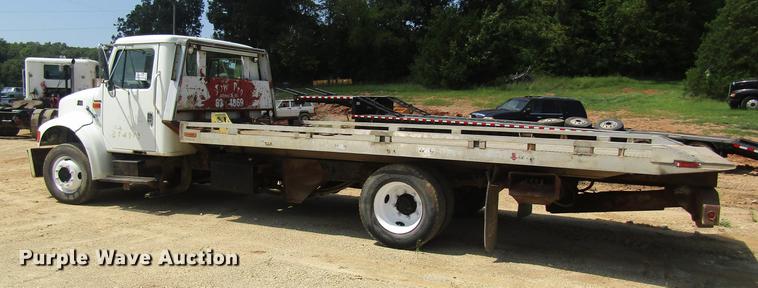 image for item DE5186 1998 International 4700 rollback truck