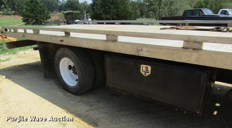 image for item DE5186 1998 International 4700 rollback truck