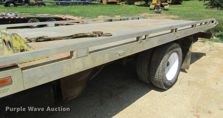 image for item DE5186 1998 International 4700 rollback truck