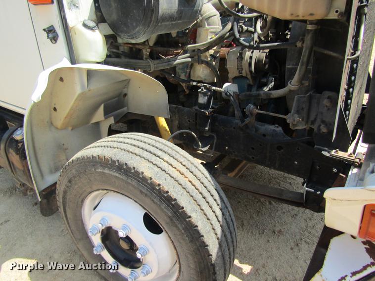 image for item DE5186 1998 International 4700 rollback truck