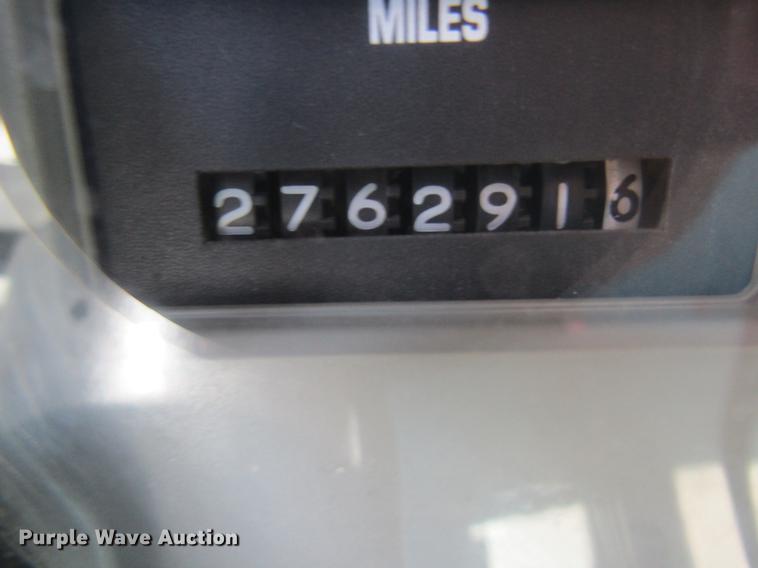 image for item DE5186 1998 International 4700 rollback truck