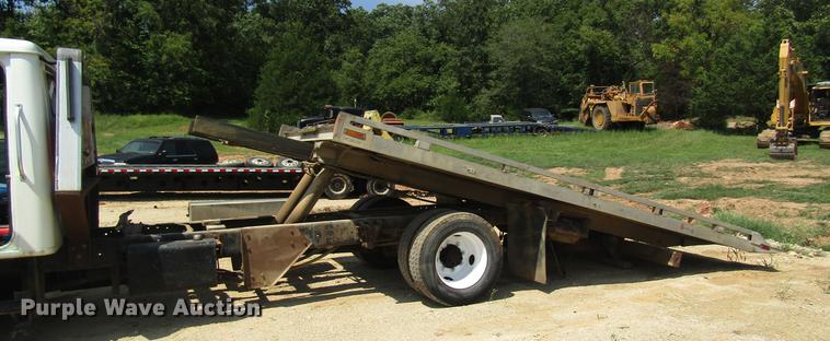 image for item DE5186 1998 International 4700 rollback truck