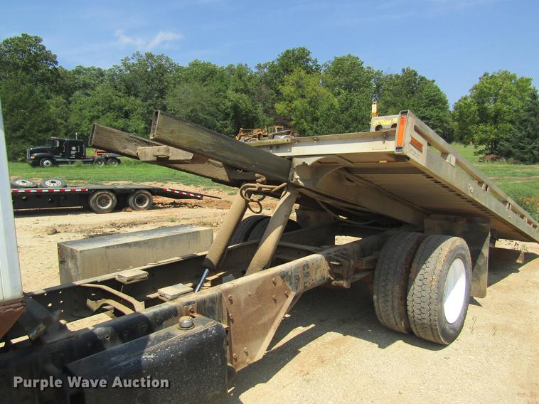 image for item DE5186 1998 International 4700 rollback truck