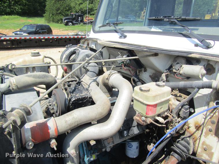 image for item DE5186 1998 International 4700 rollback truck