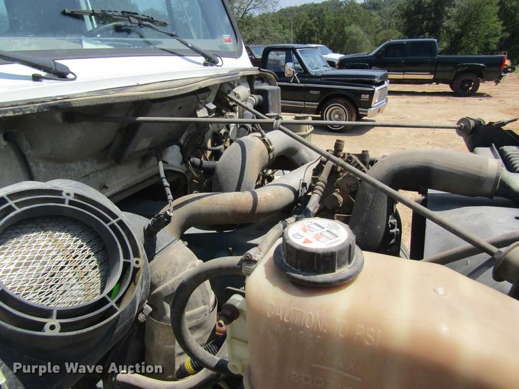 image for item DE5186 1998 International 4700 rollback truck