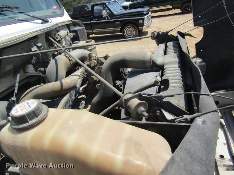 image for item DE5186 1998 International 4700 rollback truck