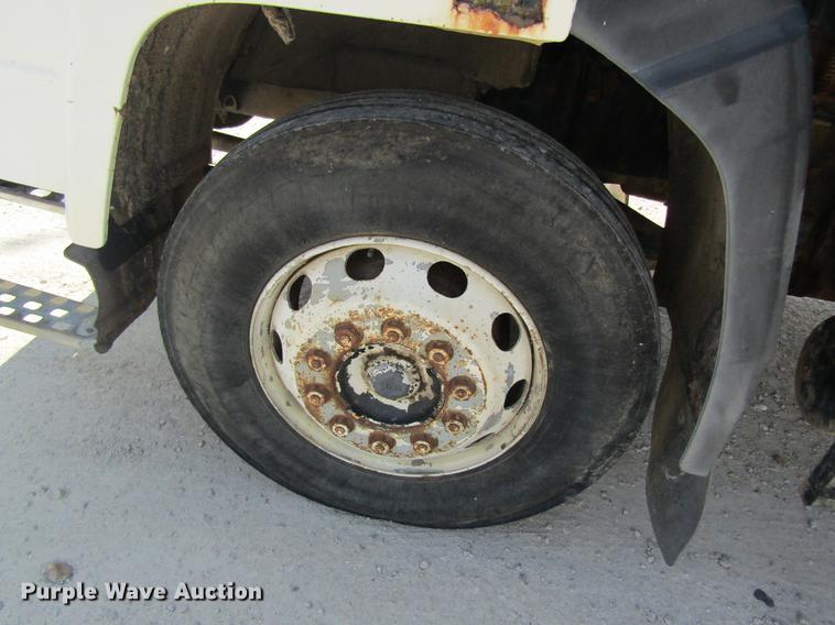 image for item DE5192 1989 Volvo FE613 flatbed truck