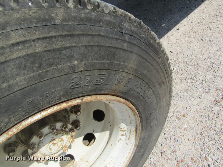 image for item DE5192 1989 Volvo FE613 flatbed truck