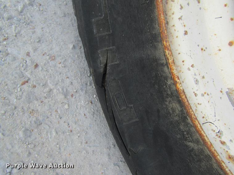 image for item DE5192 1989 Volvo FE613 flatbed truck