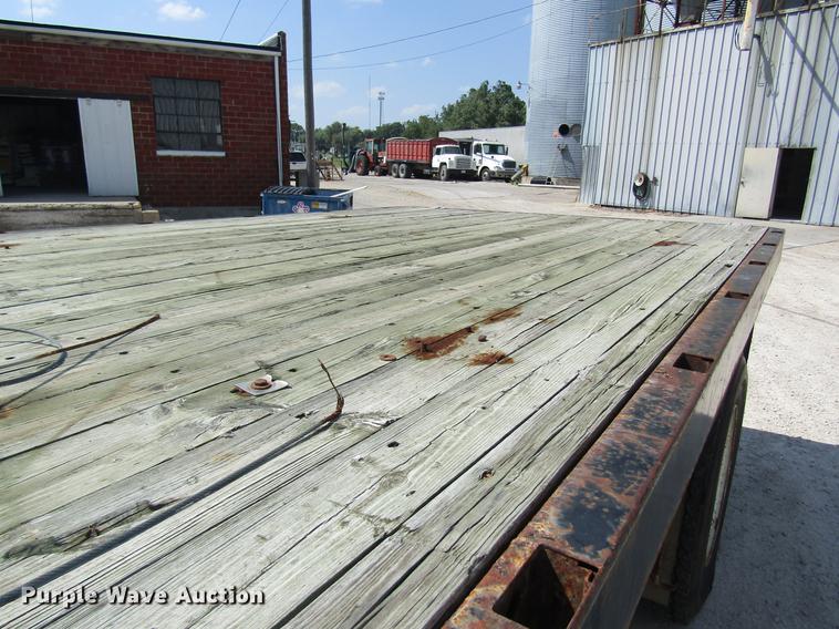 image for item DE5192 1989 Volvo FE613 flatbed truck