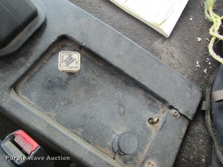 image for item DE5192 1989 Volvo FE613 flatbed truck