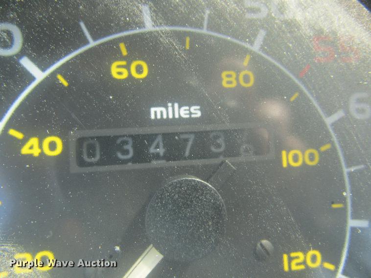 image for item DE5192 1989 Volvo FE613 flatbed truck