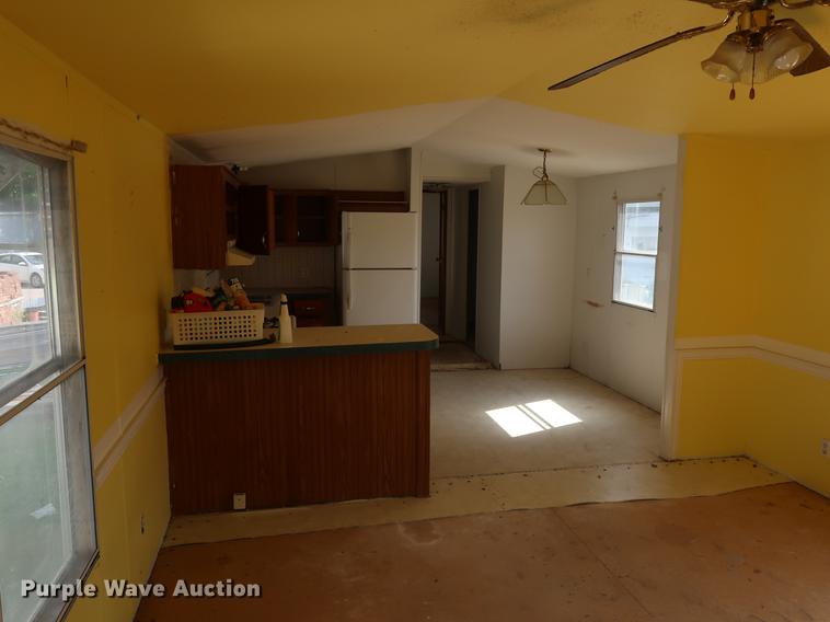 image for item DE6086 1995 Fleetwood Homes mobile home