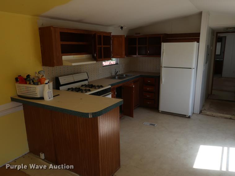 image for item DE6086 1995 Fleetwood Homes mobile home