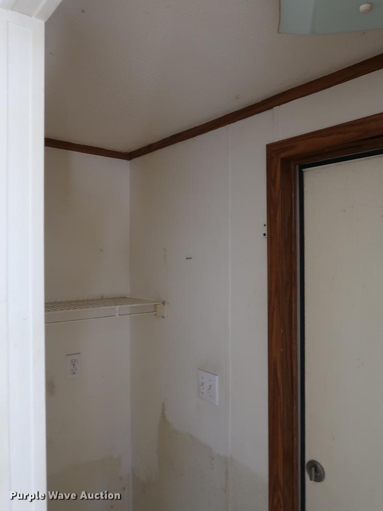 image for item DE6086 1995 Fleetwood Homes mobile home