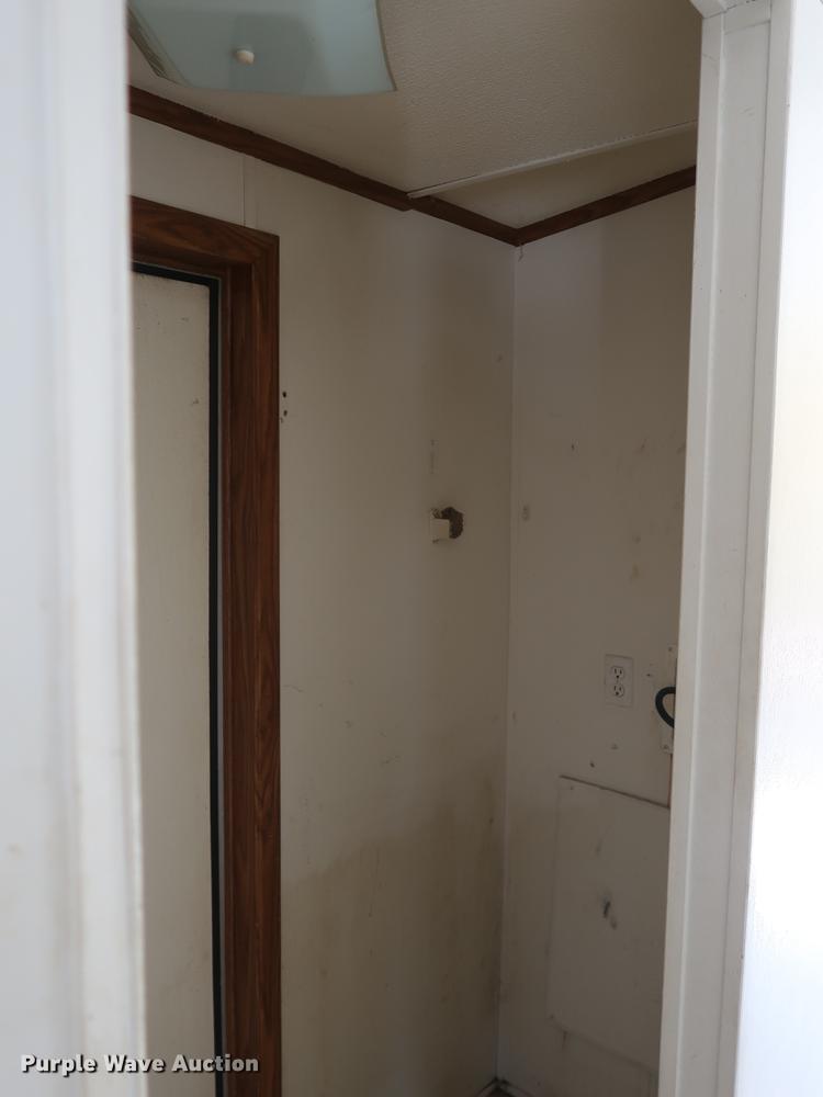 image for item DE6086 1995 Fleetwood Homes mobile home