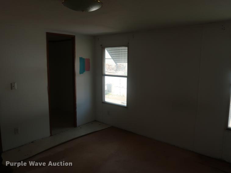 image for item DE6086 1995 Fleetwood Homes mobile home