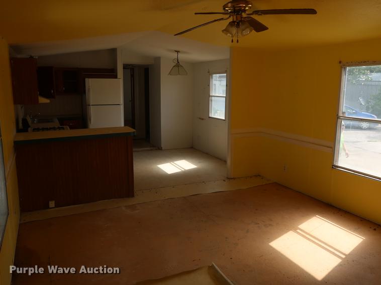 image for item DE6086 1995 Fleetwood Homes mobile home