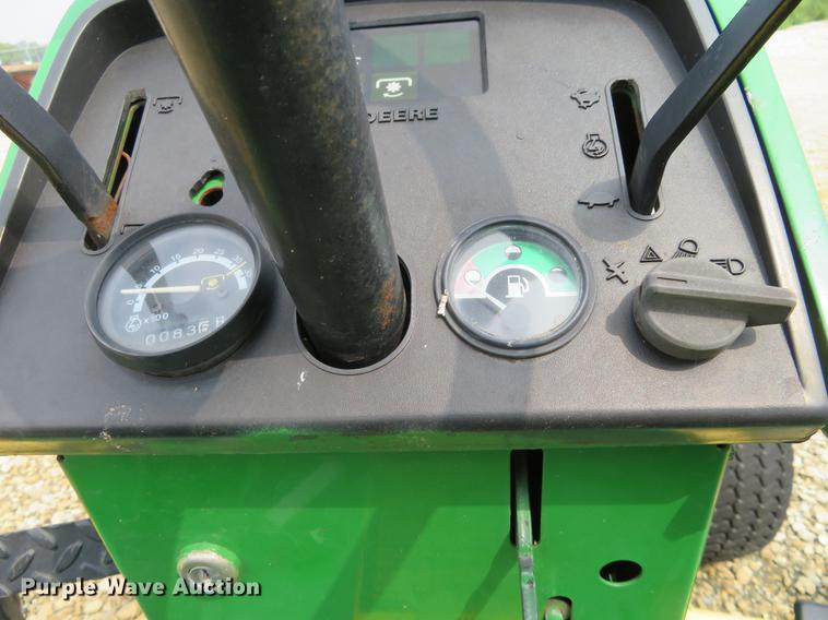 image for item DE6376 John Deere 855 utility tractor