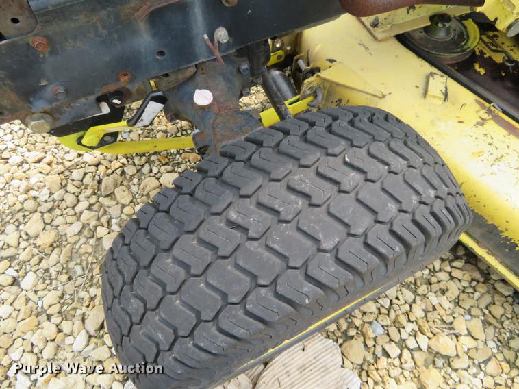 image for item DE6376 John Deere 855 utility tractor