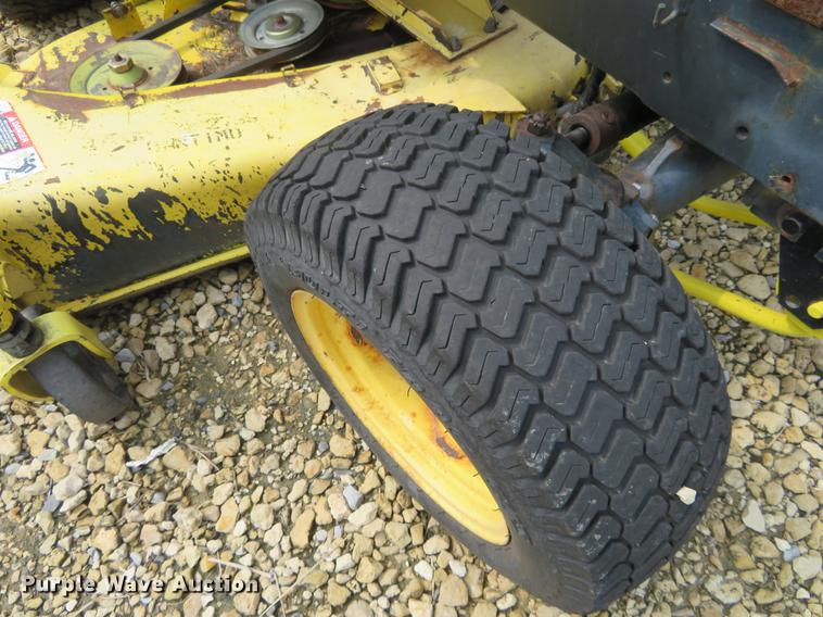 image for item DE6376 John Deere 855 utility tractor