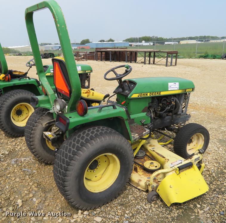 image for item DE6377 John Deere 855 utility tractor