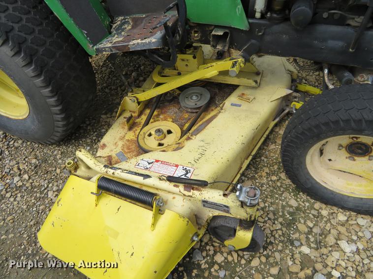 image for item DE6377 John Deere 855 utility tractor